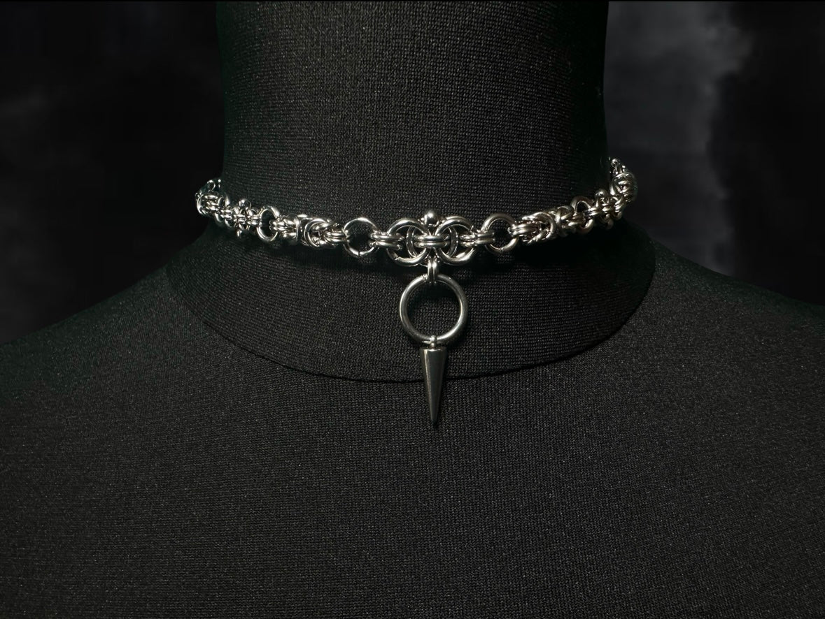 Choker with a spike