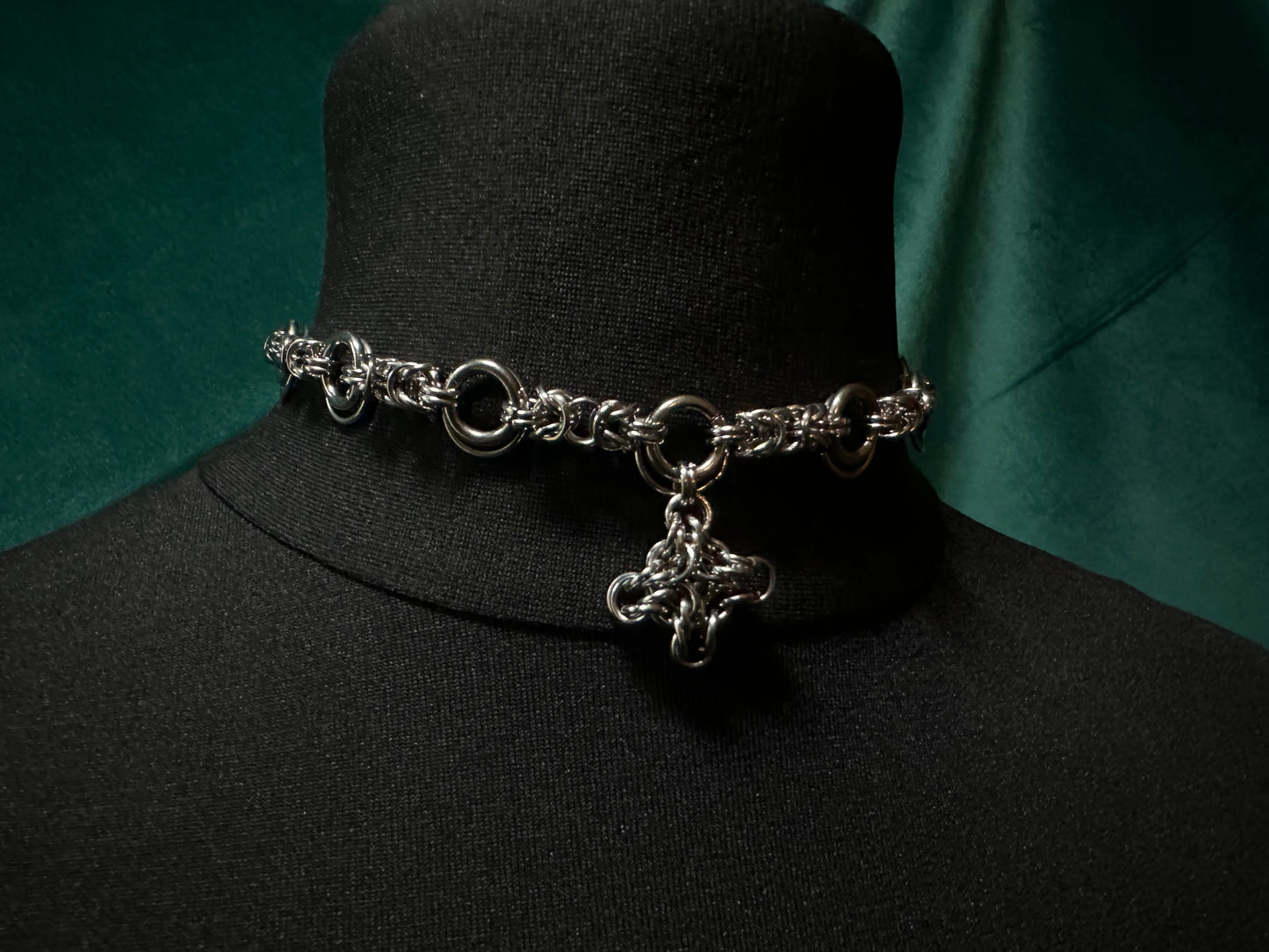 Cross Choker