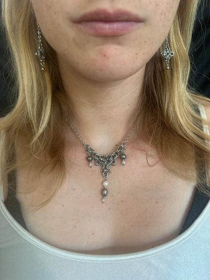 Kleine Kette mit Süßwasserperlen