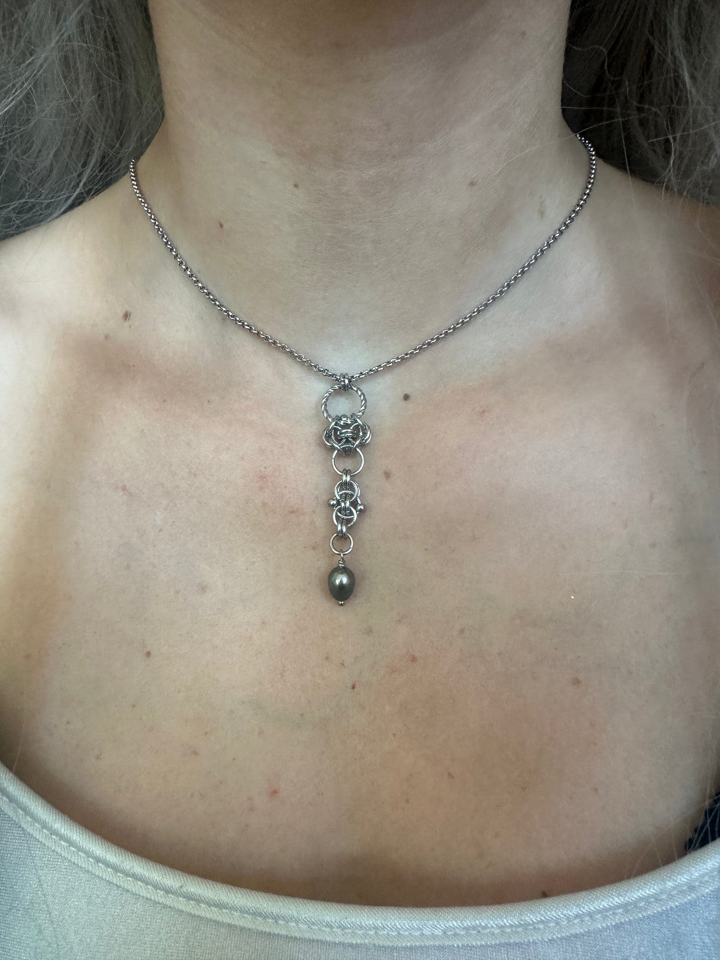 Kleine Kette mit Süsswasserperle