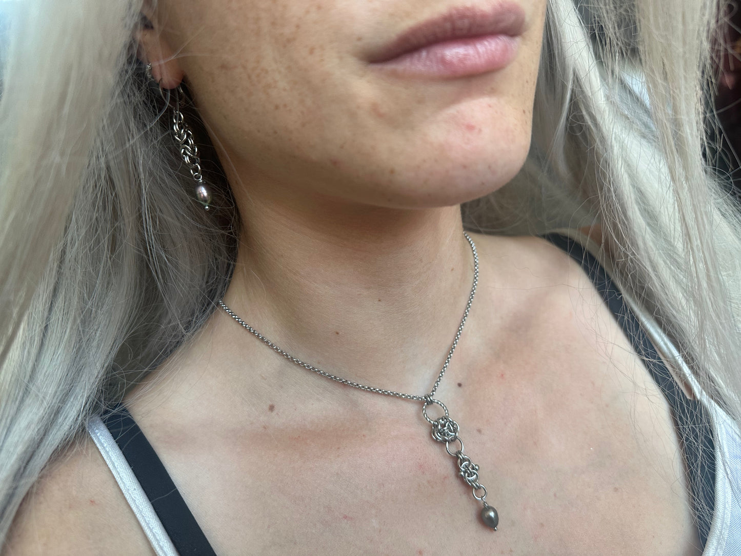 Kleine Kette mit Süsswasserperle