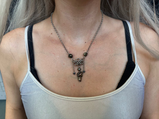 Kette mit Perlen