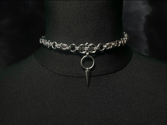 Choker with a spike