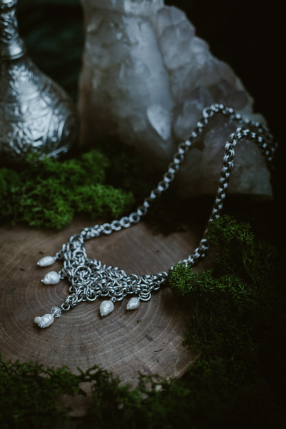 Melita // Necklace with clear quartz and pearls