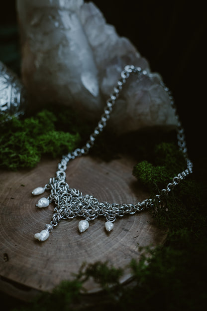 Melita // Necklace with clear quartz and pearls