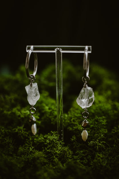 Auralis // Earring with clear quartz, pyrite and pearl