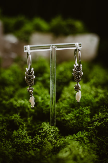 Sinope // Earring with pyrite and pearl