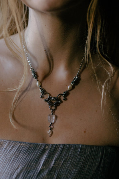 Physade // Necklace with clear quartz and pearls